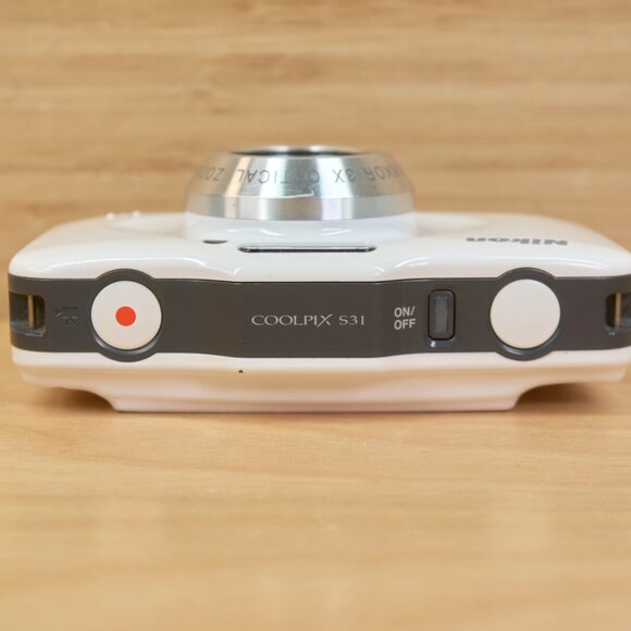 Nikon Coolpix S31 10.1 MP / Waterproof Digital Camera / White / Tested - Picture 5 of 6